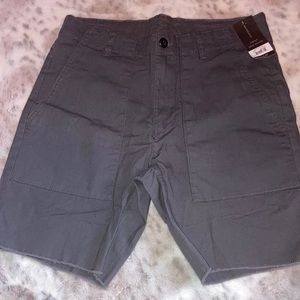 No boundaries short in gray